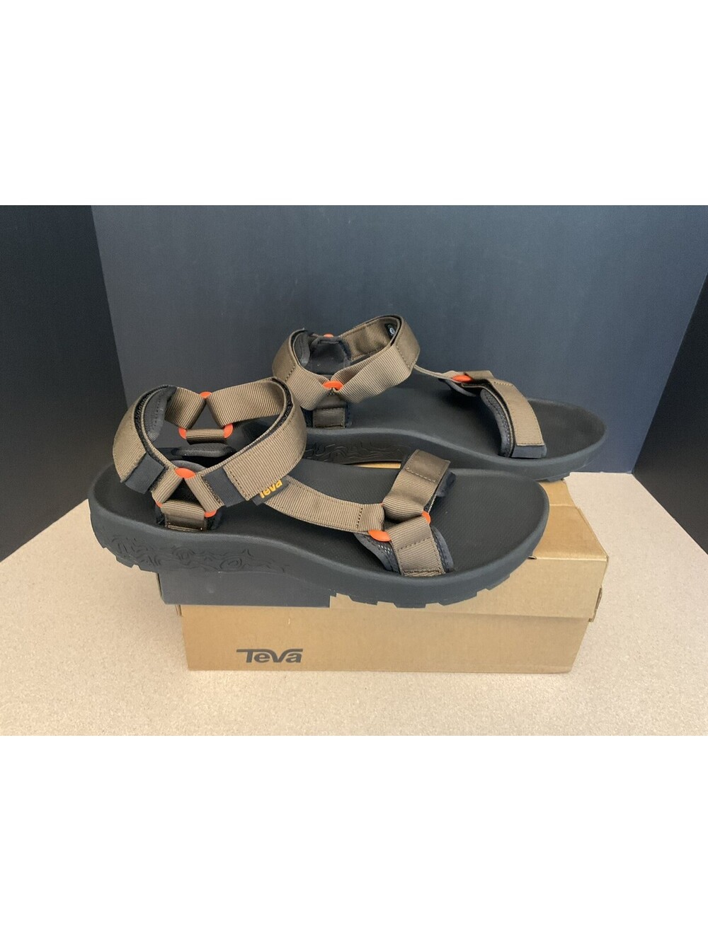 New! Mens Teva Hydratek Desert Palm Strappy Sandals. Size 12. Nice!!!